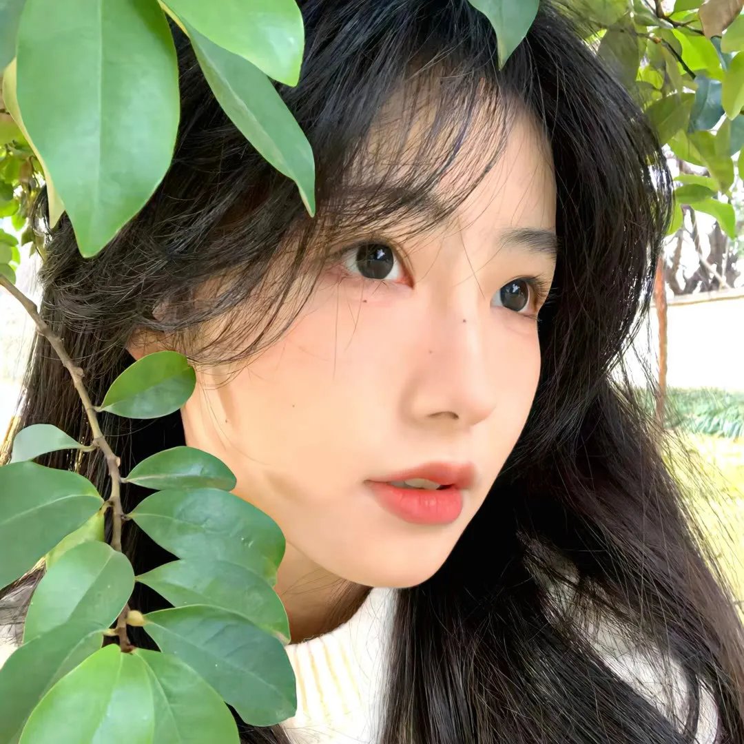 5个吓鬼的少年